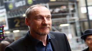 David Thewlis to Star Opposite Olivia Colman in HBO Crime Drama ‘Landscapers’