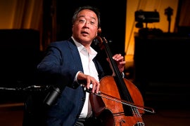 Yo-Yo Ma Plays Surprise Concert After Vaccination (Video)