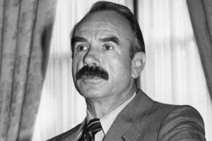 G Gordon Liddy, Watergate Scandal Operative, Dies at 90
