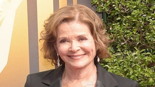 Jessica Walter Mourned by Viola Davis, Aisha Tyler and More: ‘Queen of the Undermining Zinger’