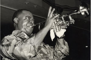 Louis Armstrong Black & Blues
