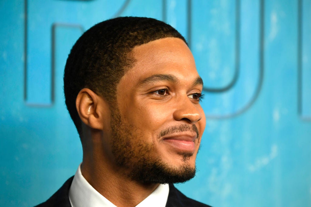 Ray Fisher 'Pissed' Over WarnerMedia's Post-Chauvin Verdict Racial Equity Pledge: 'How F-ing Dare You' - Vimarsana News