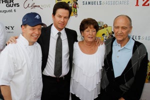 alma wahlberg mark wahlberg mom