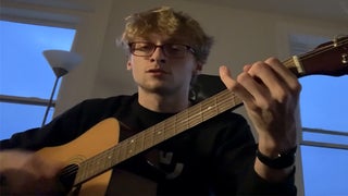 Chili’s Restaurant, Fans Pay Tribute to Vine Star Adam Perkins