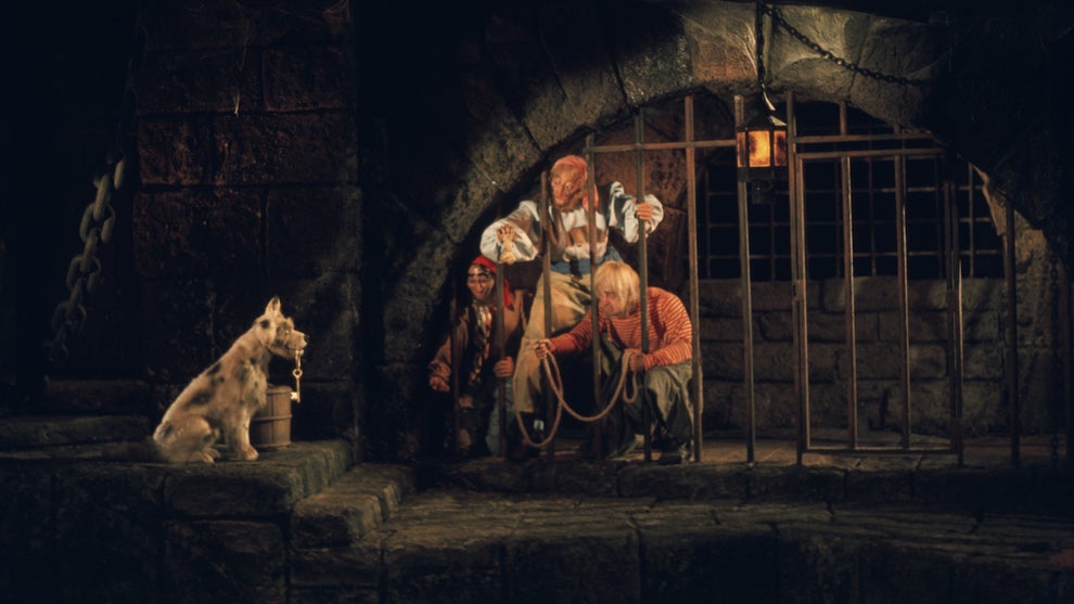pirates of the caribbean disney world magic kingdom