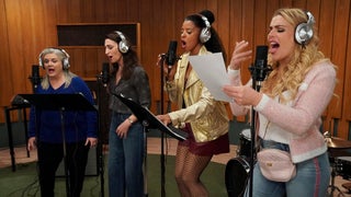 ‘Girls5Eva’ Creator Meredith Scardino on Y2K Nostalgia and Tina Fey’s Dolly Parton Impression