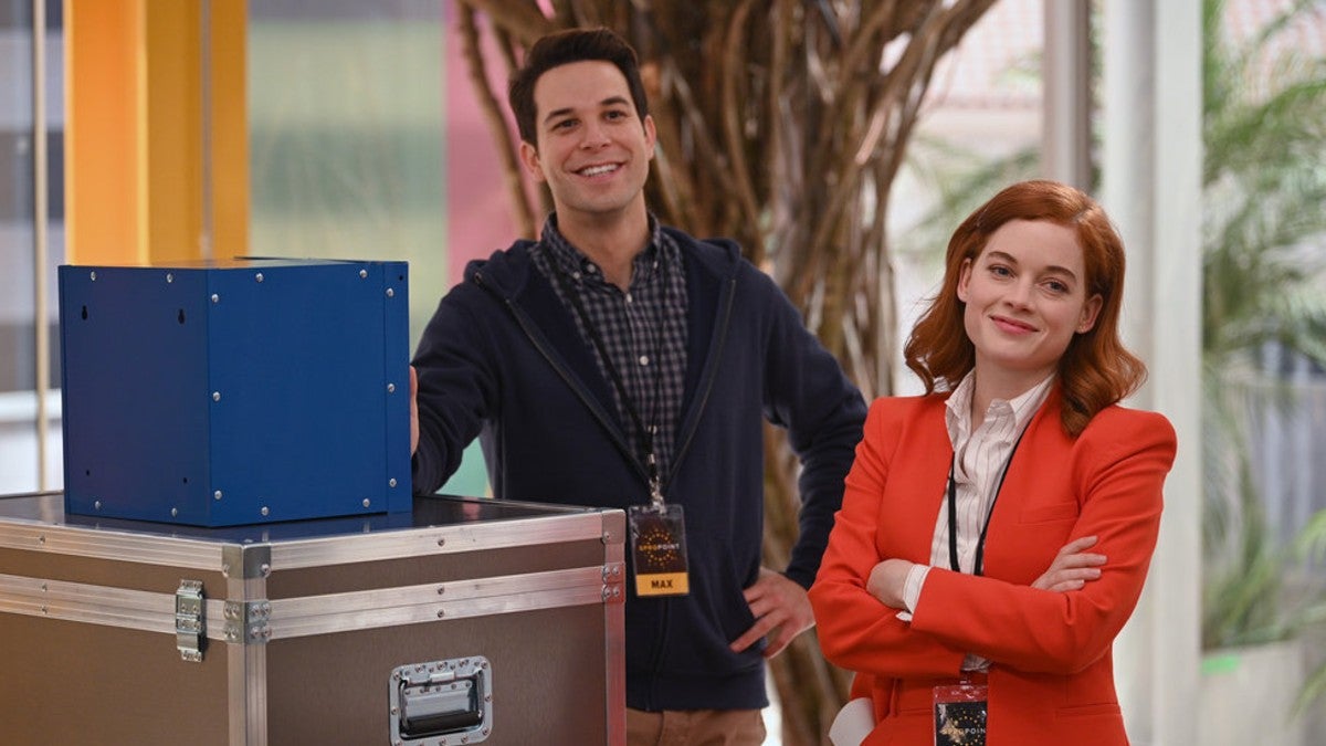 'Zoey's Extraordinary Playlist': Skylar Astin on Max and Zoey's Potential Future (Video)