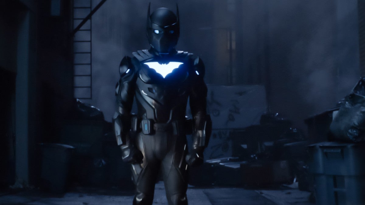 Batwoman' Star Camrus Johnson on the Power of Batwing's Suit: 'I Straight  Up Feel Stronger'