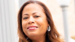 ‘The Neighborhood’: Meg DeLoatch Replaces Jim Reynolds as Showrunner