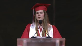Texas Valedictorian Paxton Smith Wins Praise From Hillary Clinton for Surprise Speech About Abortion Rights (Video)