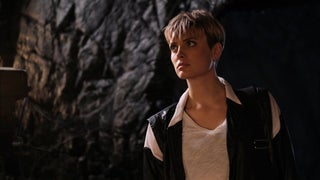 ‘Batwoman’: Wallis Day on Circe’s ‘Deranged’ Warpath and the Key to Saving Kate (Video)
