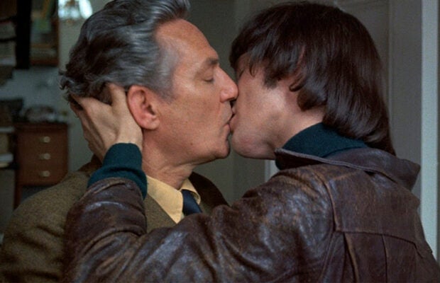 sunday bloody sunday peter finch murray head gay kiss