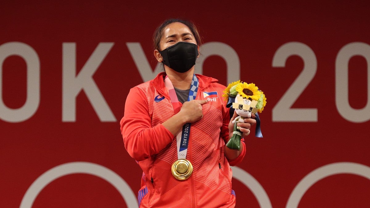 Hidilyn Diaz Wins Philippines First Ever Olympic Gold Medal Video