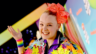 ‘The J Team’ Trailer: JoJo Siwa Sings, Dances and Wears More Glitter Than Ever in New Musical (Video)