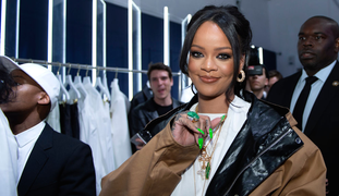 Rihanna Is Now a Billionaire, Thanks to Fenty Beauty