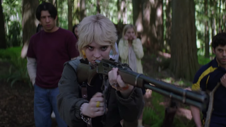 ‘Yellowjackets’ Review: Showtime’s Chilling Thriller Focuses on Survivors of a Mysterious ’90s Plane Crash