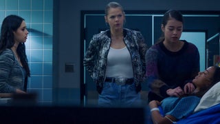 ‘Roswell, New Mexico’ Star Heather Hemmens Says Fans ‘Should Be Very Worried’ About Maria