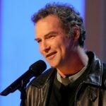 El stand-up casero invisible de Norm Macdonald se convertirá en póstumo de Netflix