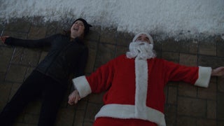 ‘Home Sweet Home Alone’ Trailer Sees Ellie Kemper and Rob Delaney as Newest Hapless Burglars (Video)