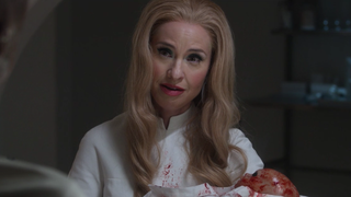 ‘AHS: Double Feature’ Star Leslie Grossman Reveals What Happens to Calico After That ‘Terrifying’ Alien Birth