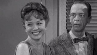 Betty Lynn, Barney Fife’s Girlfriend Thelma Lou on ‘The Andy Griffith Show,’ Dies at 95