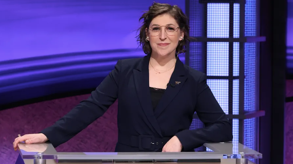 Mayim Bialik on "Jeopardy!" (Credit: Sony)