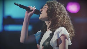 Hailey Mia , the youngest contestant this season) singing