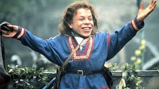 ‘Willow’: Warwick Davis Hilariously Introduces the Cast of the Disney+ Sequel Series (Video)