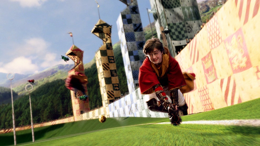 harry-potter-and-the-sorcerers-stone-daniel-radcliffe-quidditch