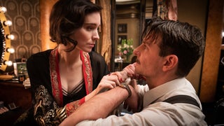 How the ‘Nightmare Alley’ Hair Team Fitted Rooney Mara With ‘A Wig On Top of a Wig’