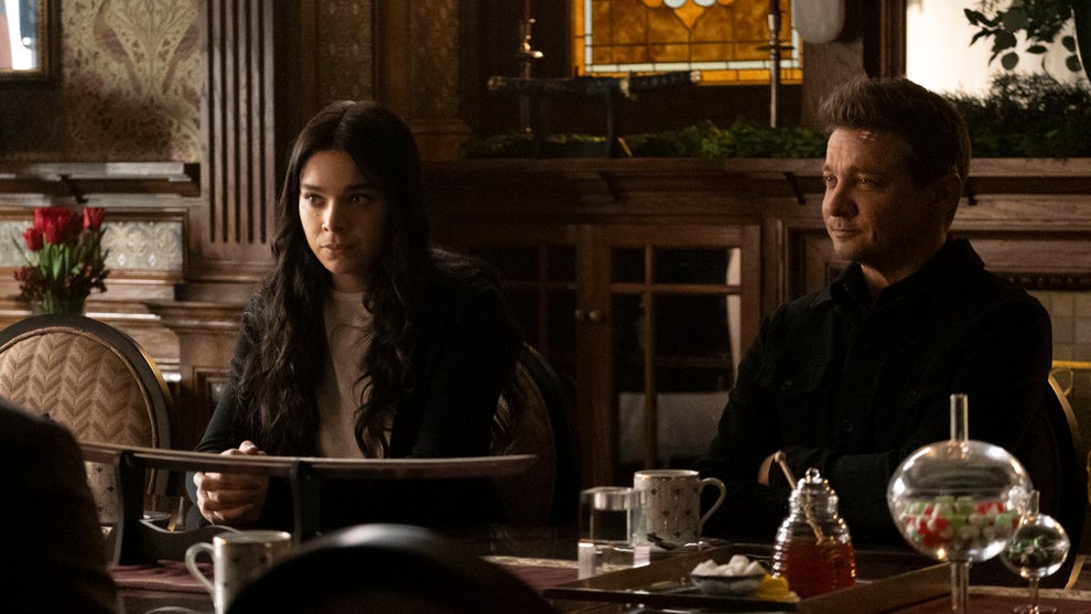 hawkeye-episode-4-hailee-steinfeld-jeremy-renner