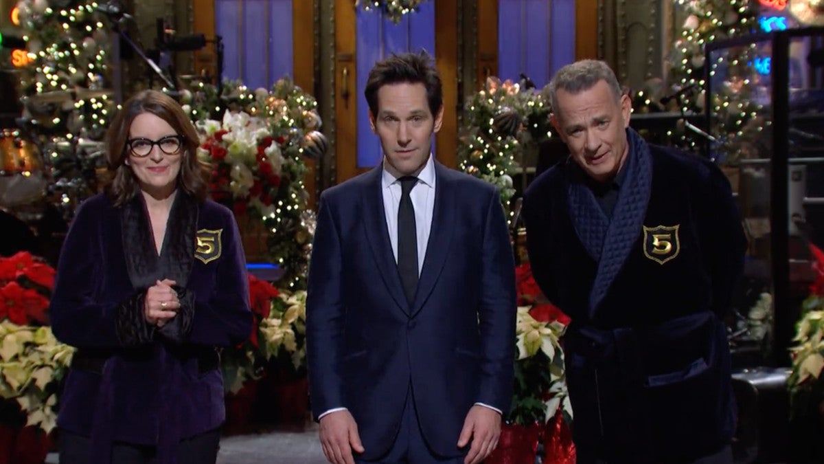 SNL: Tom Hanks, Tina Fey Induct Paul Rudd Into 5-Timers Club - Vimarsana News