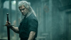 netflix witcher henry cavill liam hemsworth