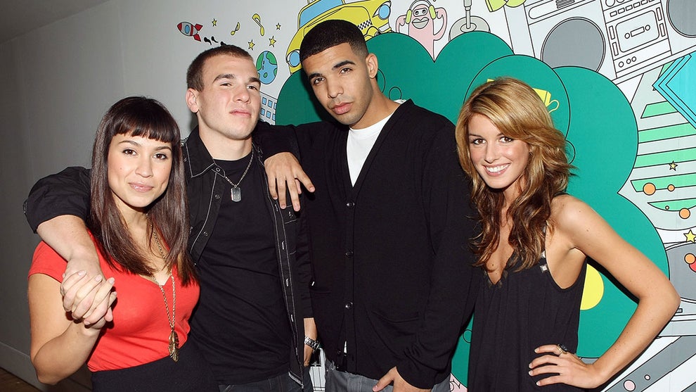 Cassie Steele, Shane Kippel, Aubrey Graham, and Shenae Grimes of "Degrassi High" backstage at TRL in 2007 (Getty Images)