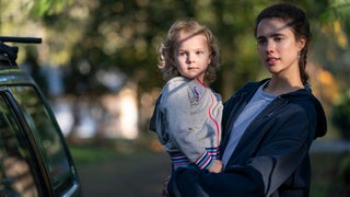 How ‘Maid’ Star Margaret Qualley Dove Into Motherhood Alongside Her Real-Life Mom