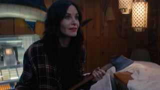 ‘Shining Vale’: Mira Sorvino Is Literally Courteney Cox’s Ghost Writer in Trailer for Starz Horror Comedy (Video)
