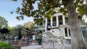 DIsneyland Haunted Mansion