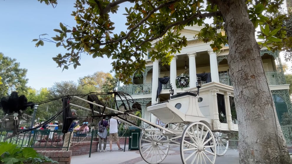 DIsneyland Haunted Mansion