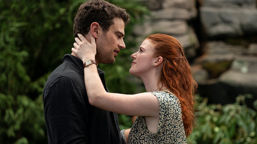 Theo James as Henry and Rose Leslie as Clare in "The Time Traveler's Wife" (HBO)