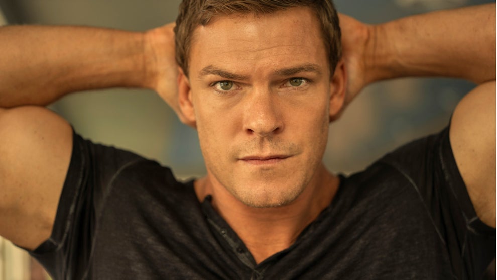 alan-ritchson-reacher