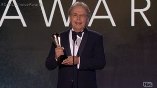 Billy Crystal Dubs Lifetime Achievement Award a ‘Creative’ One: ‘My Lifetime Achievement Award is My Family’