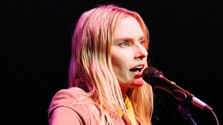Aimee Mann Suggests Steely Dan Dropped Her From Tour Because She’s a Woman