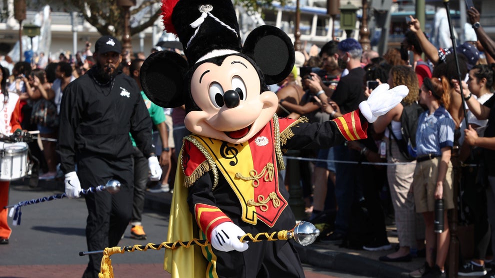 disney-world-mickey-mouse