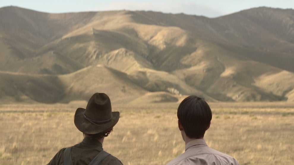Benedict Cumberbatch and Kodi Smit-McPhee in "The Power of the Dog" (Netlfix)