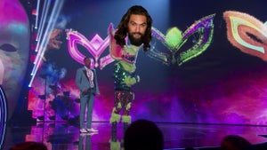 Robin Thicke Thinks Jason Momoa Is Behind Thingamabob | Season 7 Ep. 2 | THE MASKED SINGER