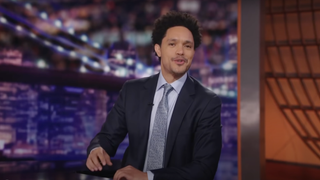 Trevor Noah Mocks Texas Governor for Busing Immigrants to D.C.: ‘America Is One of the Craziest Countries in the World’