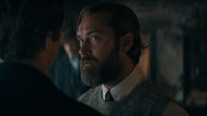 fantastic-beasts-the-secrets-of-dumledore-jude-law