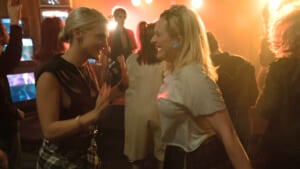 Madeline Brewer, Elisabeth Moss in "Shining Girls"