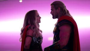thor-4-love-and-thunder.-chris-hemsworth-natalie-portman