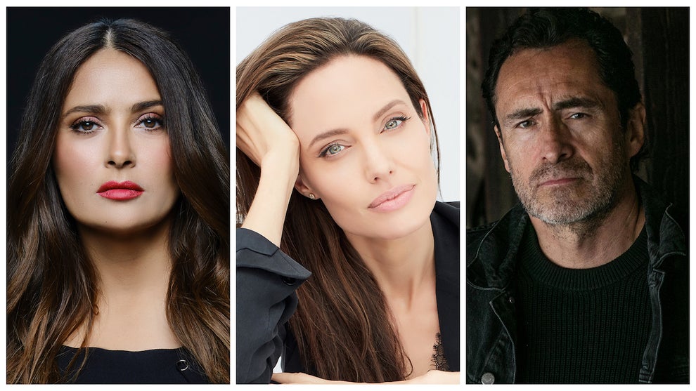 SALMA HAYEK PINAULT,ANGELINA JOLIE, DEMIÁN BICHIR